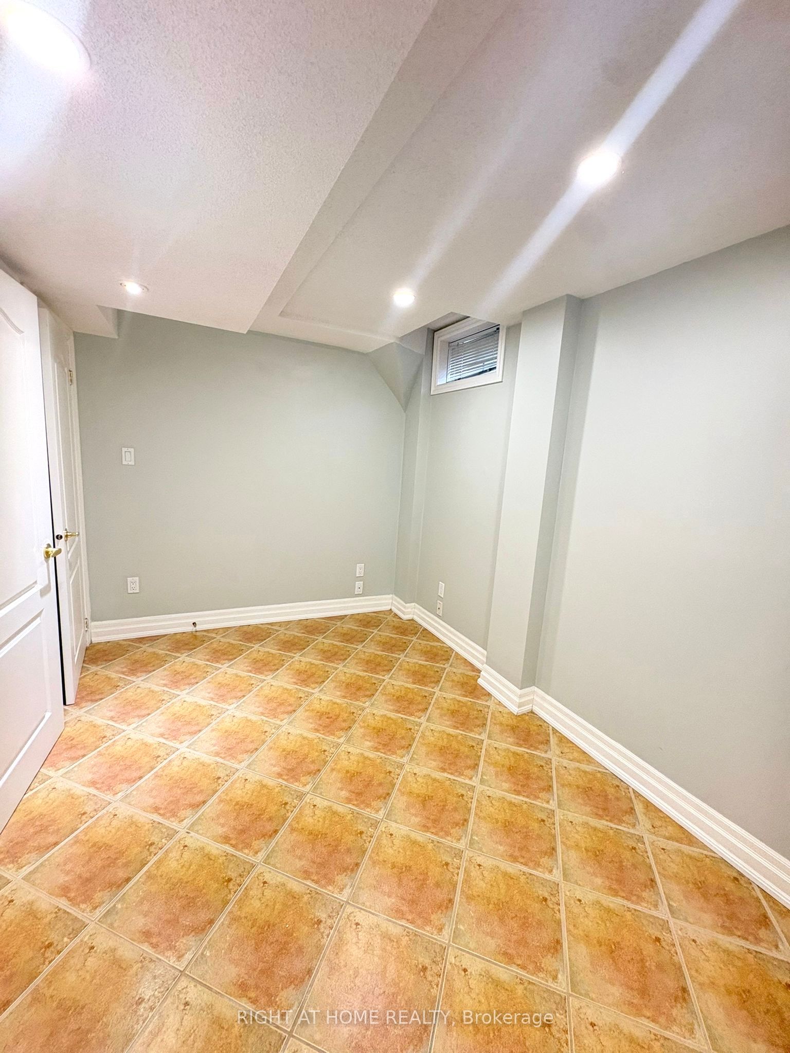 287 Wildberry Crescent bsmnt