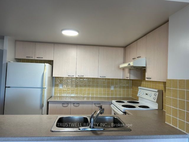 130 Pond Drive 905