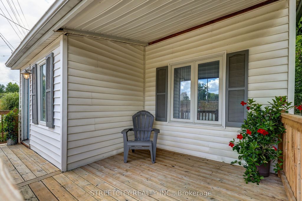 Photo of 12 Cavendish Crescent, London North, ON N6H 1A2 (MLS # X12452514)