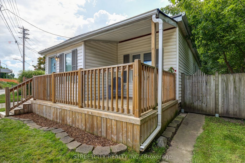 Photo of 12 Cavendish Crescent, London North, ON N6H 1A2 (MLS # X12452514)