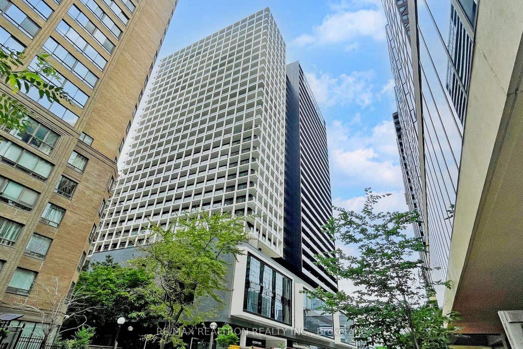 Photo of 20 Edward Street #619, Toronto, ON M5G 0C5 (MLS # C13453616)