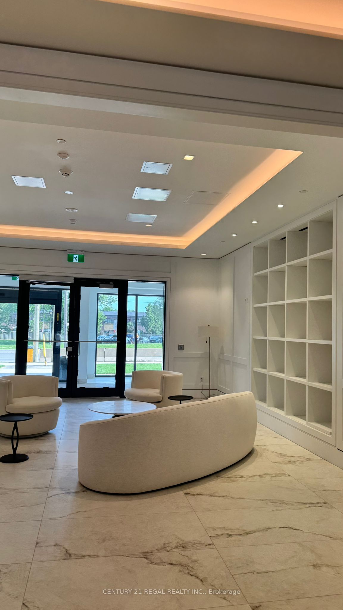 4010 Eglinton Avenue W 417