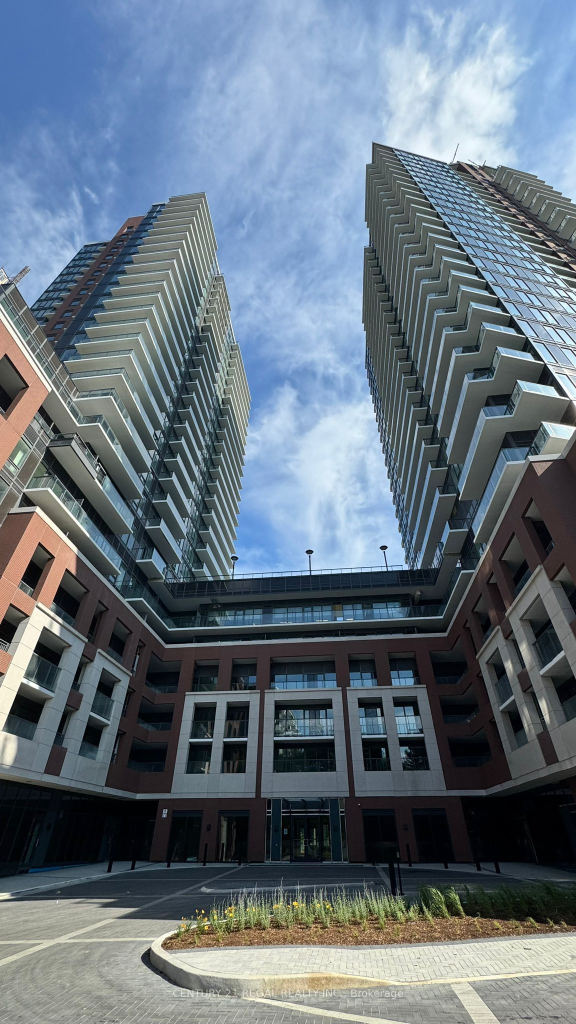 4010 Eglinton Avenue W 417