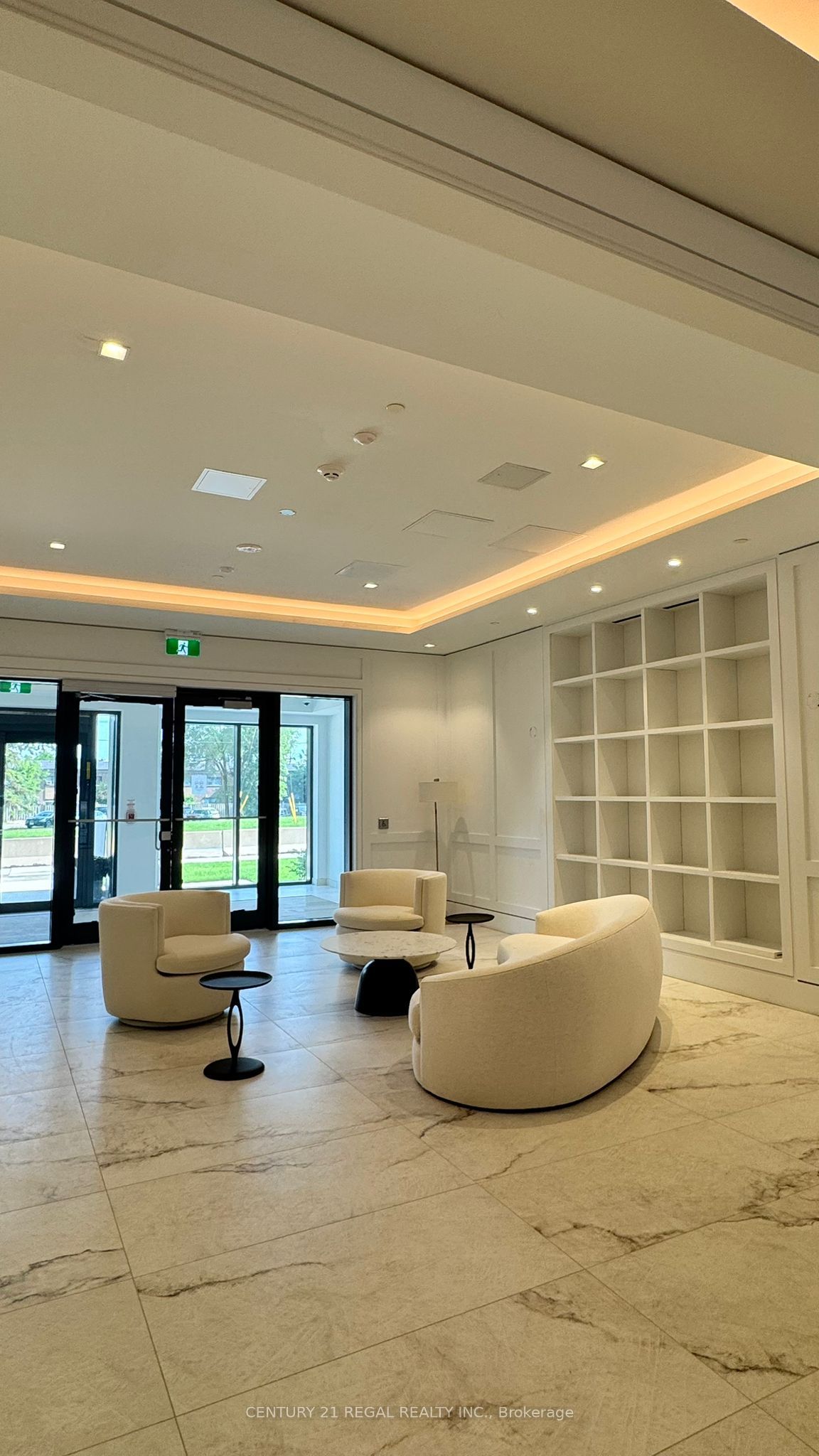 4010 Eglinton Avenue W 417