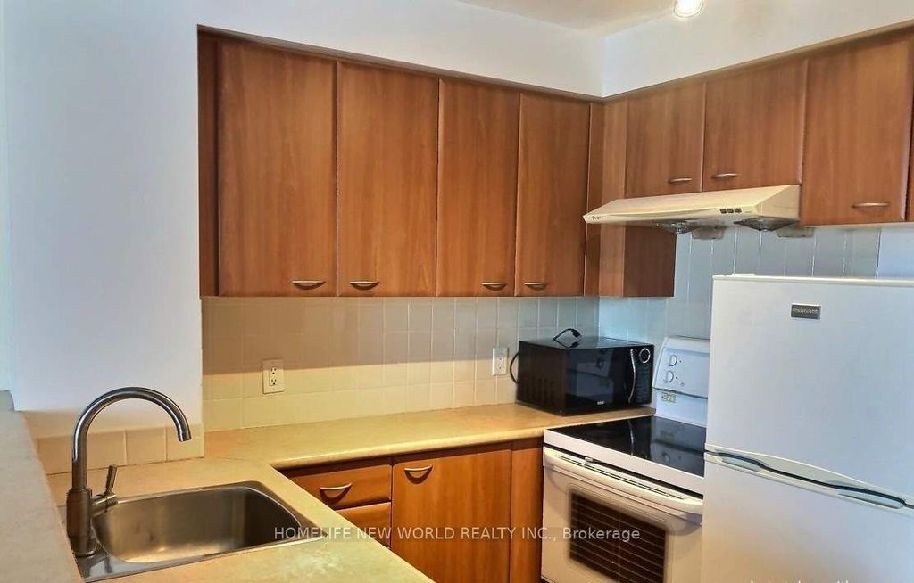 Photo of 36 Lee Centre Drive #1906, Toronto, ON M1H 3K2 (MLS # E13016940)