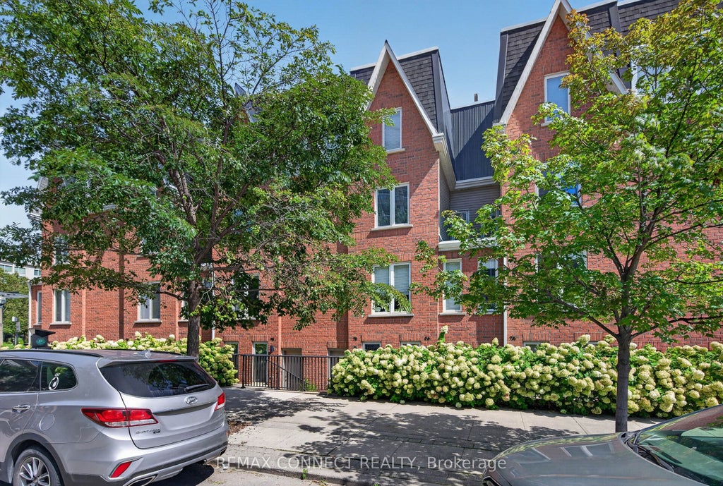 Photo of 7B Crawford Street, Toronto, ON M6K 3M3 (MLS # C13759968)