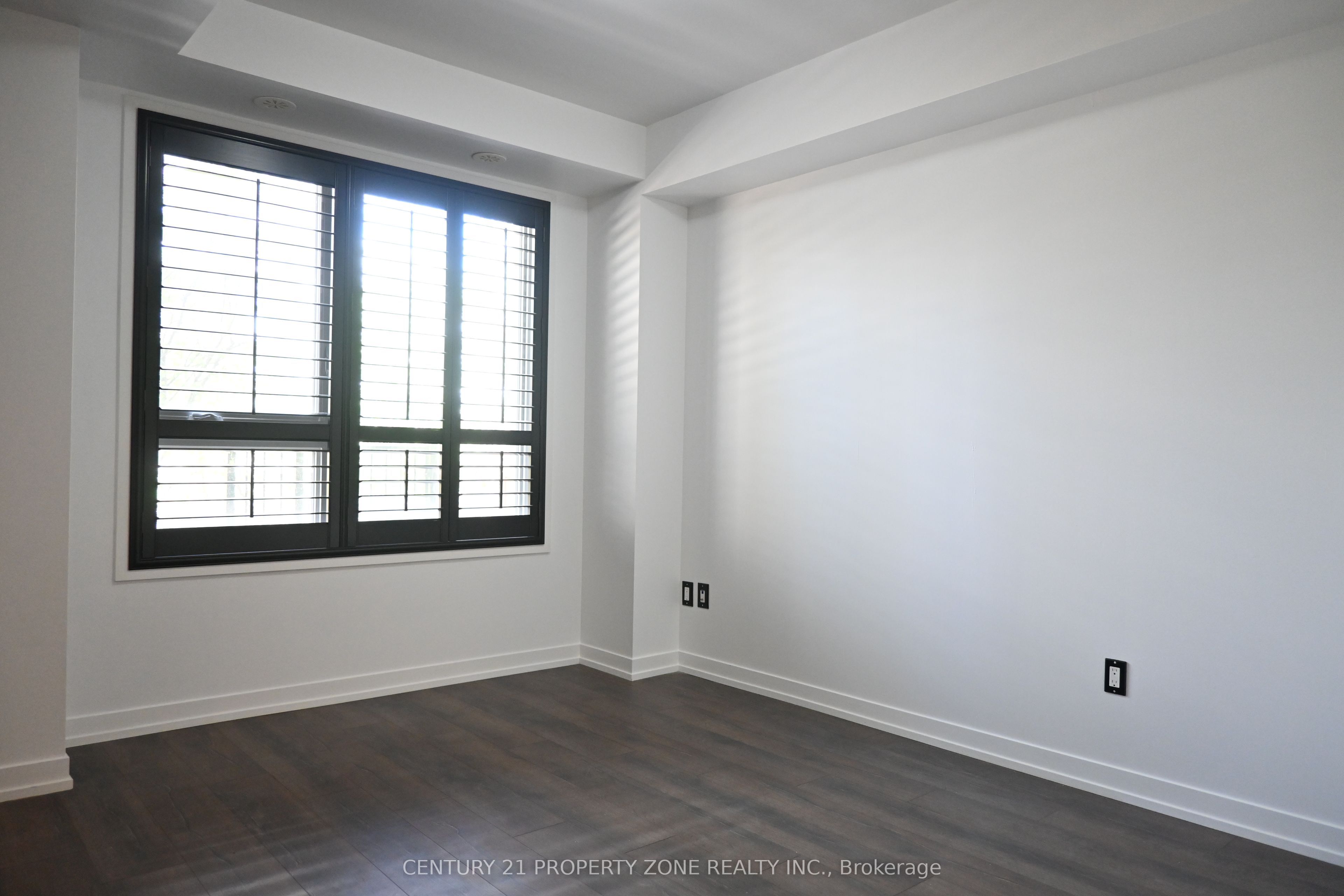 2530 Eglinton Avenue W 114