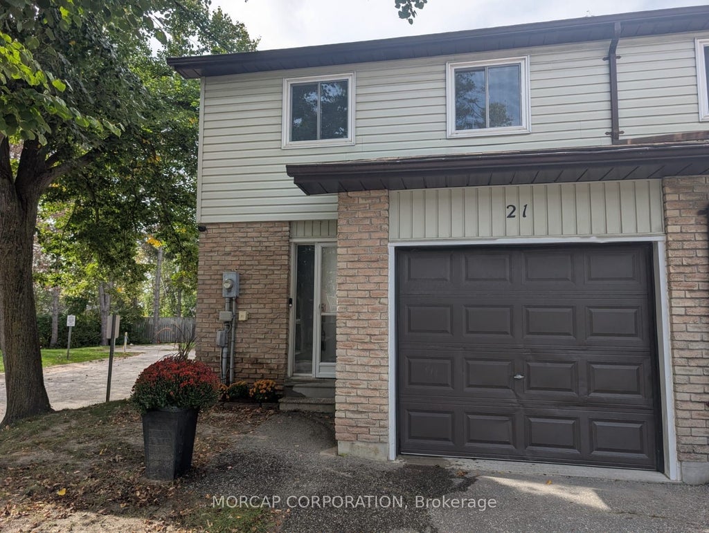 Photo of 261 Rose Street #21, Barrie, ON L4M 2V3 (MLS # S13792144)
