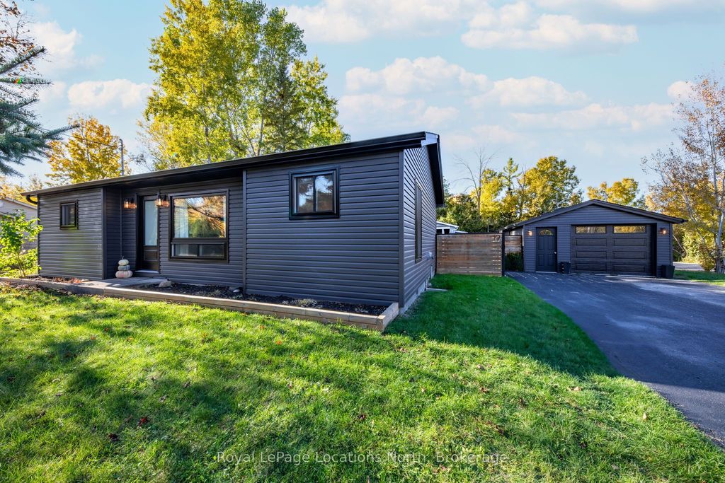 Photo of 19 Dell Parr Avenue, Collingwood, ON L9Y 0X2 (MLS # S12697750)