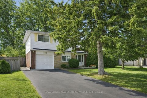224 Sunray Road Oakville ON L6L 3R6