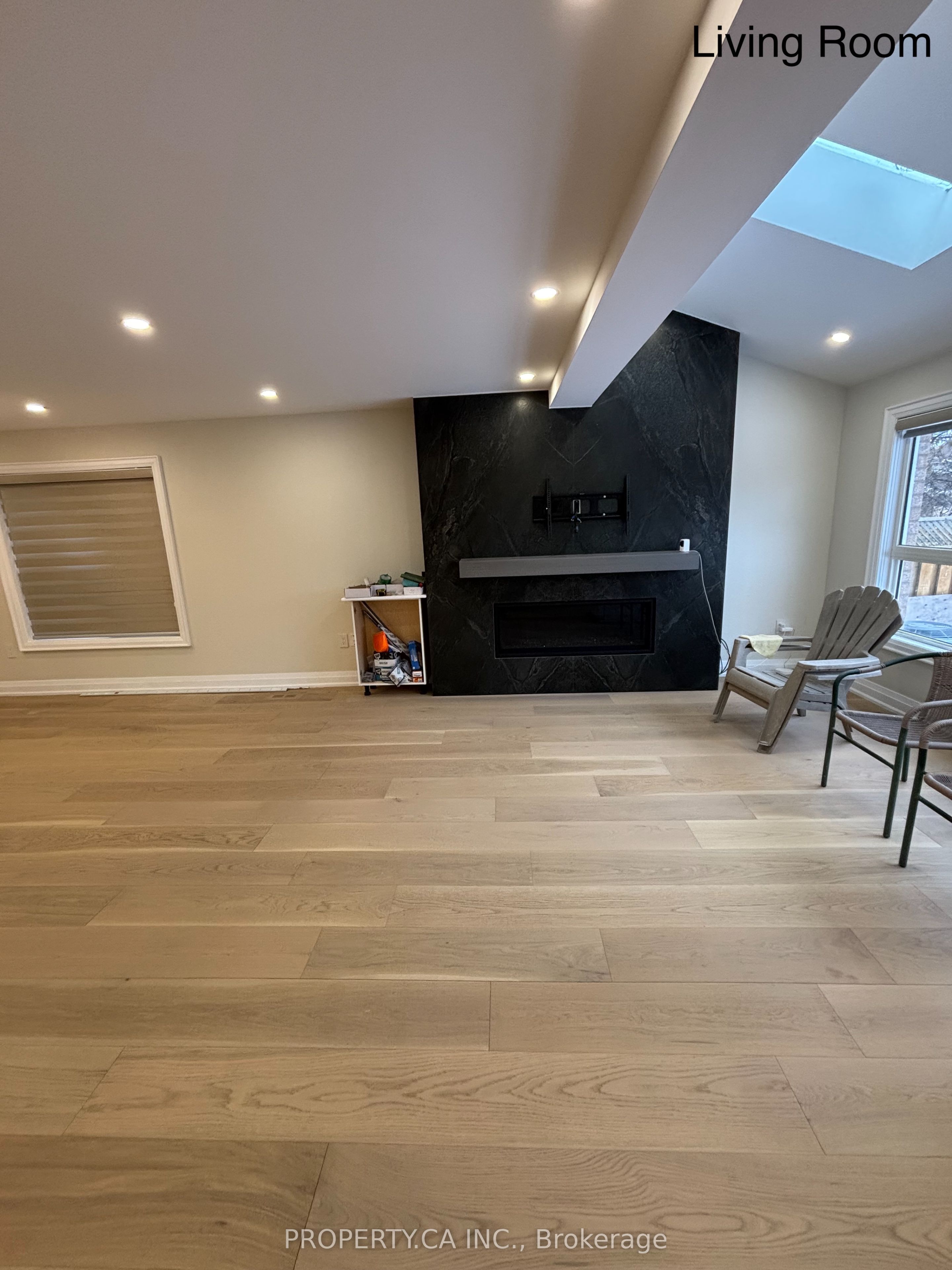 5316 Russell View Road Main