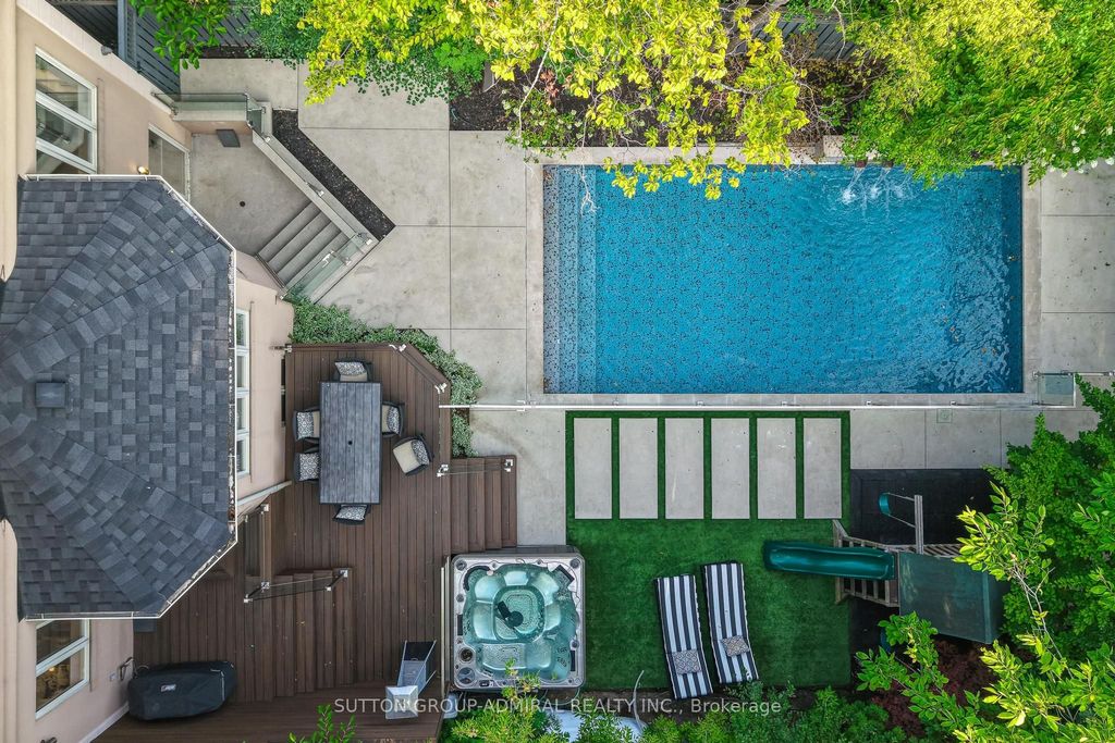 Photo of 453 Glengrove Avenue W, Toronto, ON M5N 1X4 (MLS # C12398992)