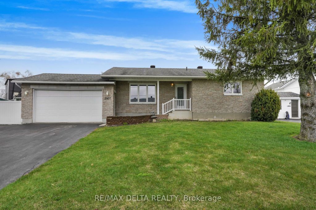 Photo of 2807 Leonard Street, Clarence-Rockland, ON K4K 1A4 (MLS # X13078382)