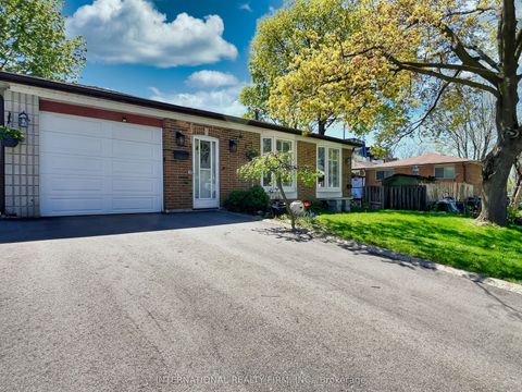 Photo of 3602 Dunrankin Drive, Mississauga, ON L4T 1V9 (MLS # W12470784)