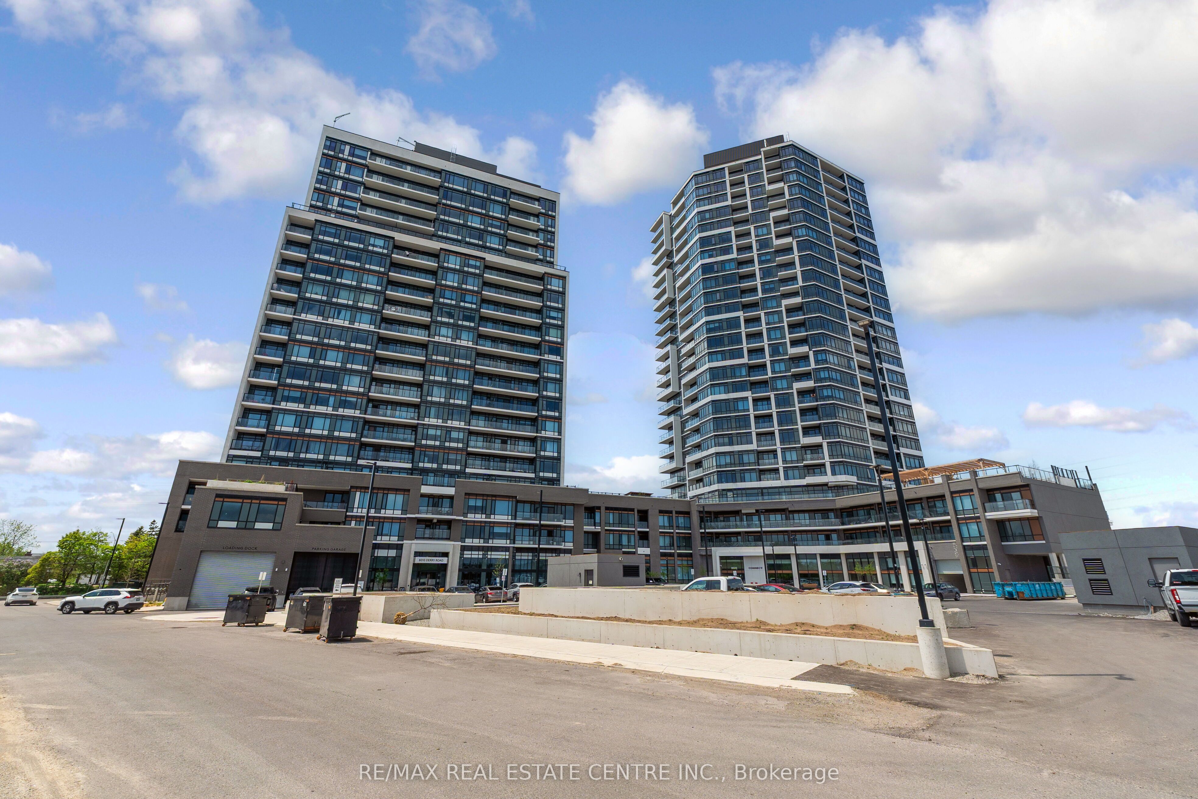8010 Derry Road E 1402