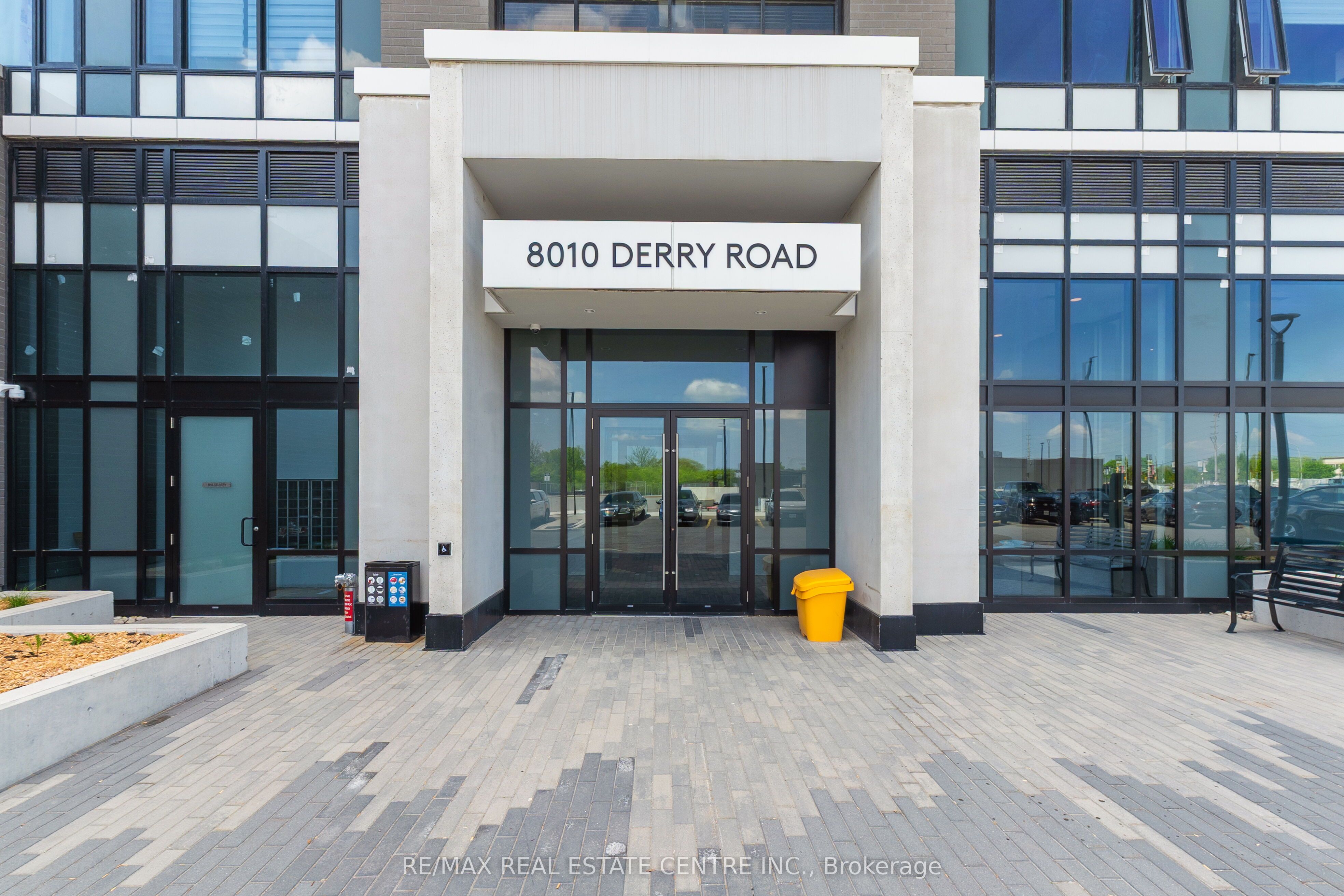 8010 Derry Road E 1402