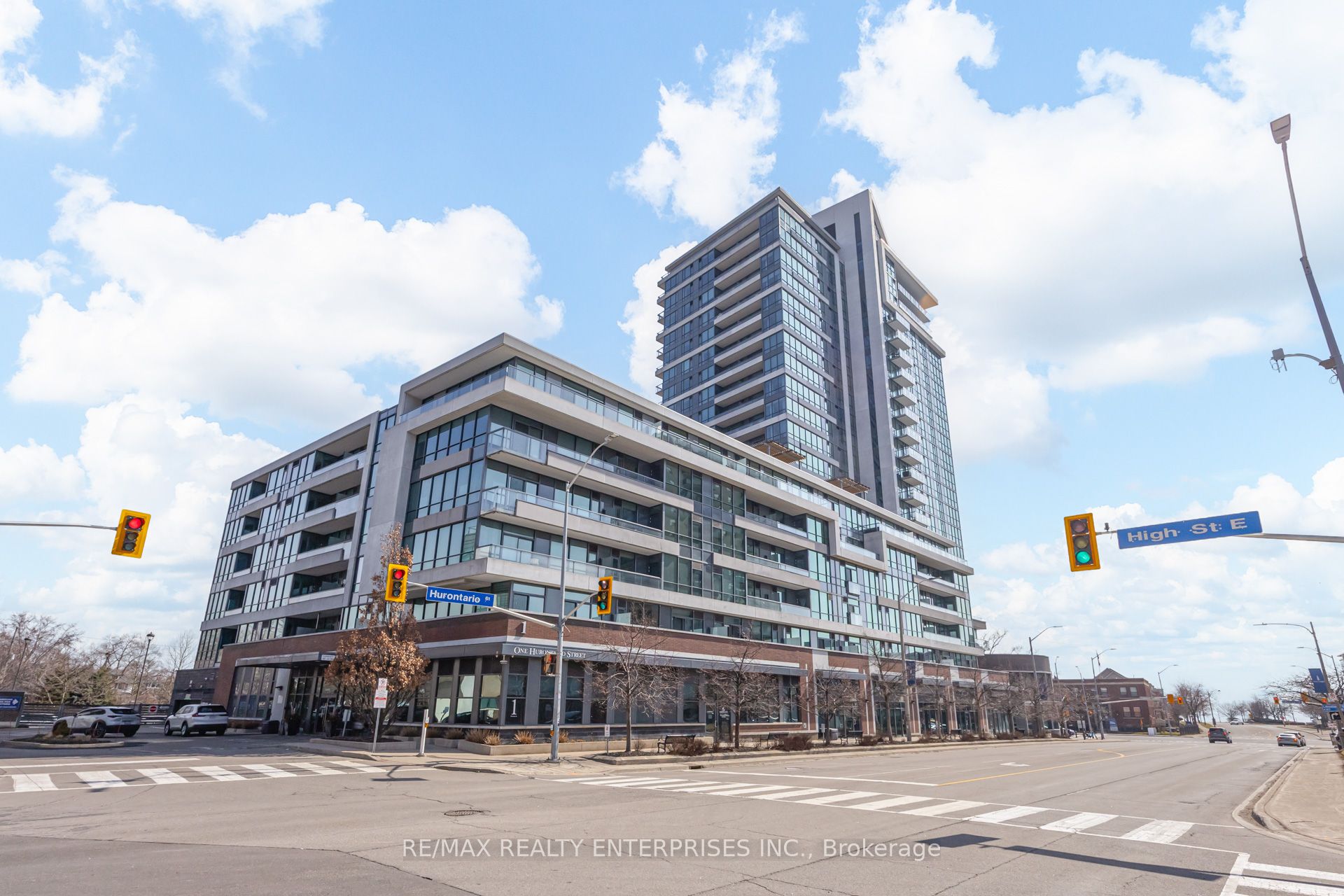 1 Hurontario Street 1106
