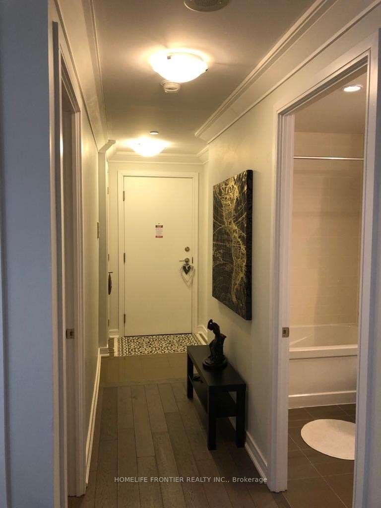 9201 Yonge Street 305