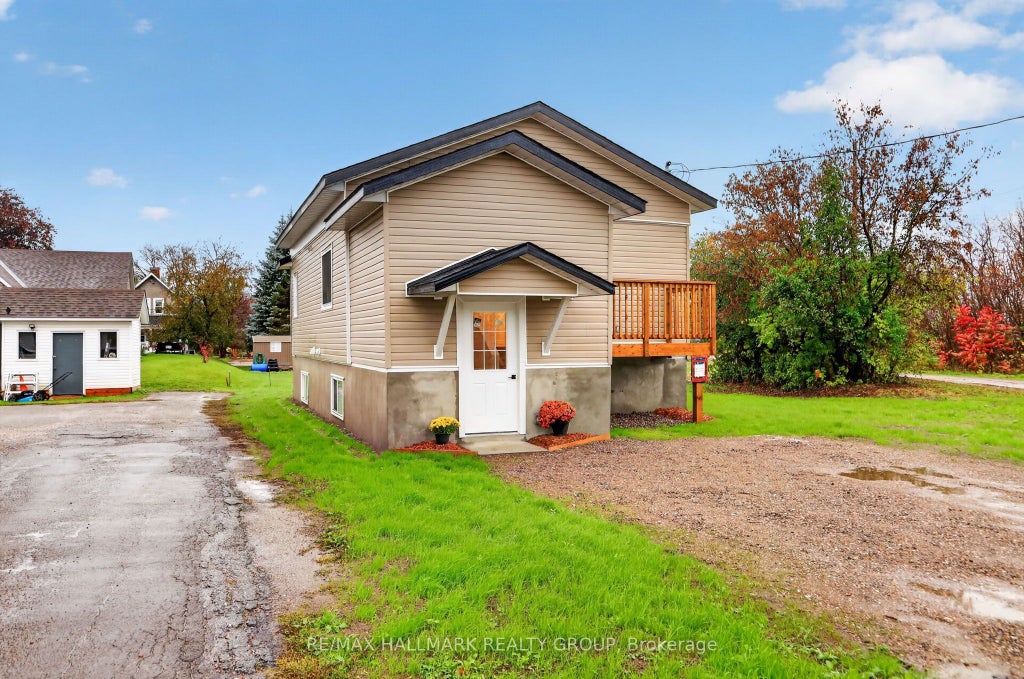 Photo of 128 Bonnechere Street N, Renfrew, ON K7V 1Y9 (MLS # X14091058)