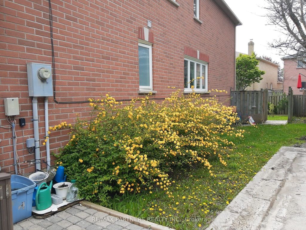 Photo of 50 Rubin Street #27, Richmond Hill, ON L4B 3L5 (MLS # N12897518)