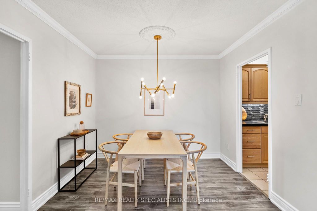 Photo of 3025 Queen Frederica Drive #602, Mississauga, ON L4Y 3A1 (MLS # W13081884)