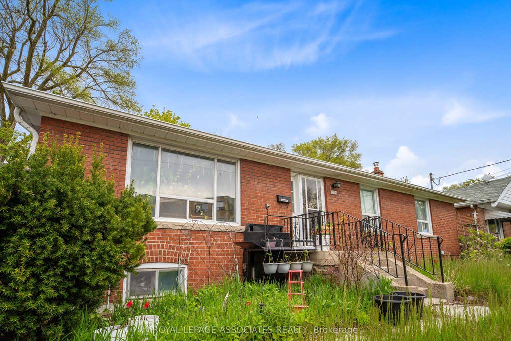 Photo of 256 Ferris Road, Toronto, ON M4B 1H6 (MLS # E13421168)