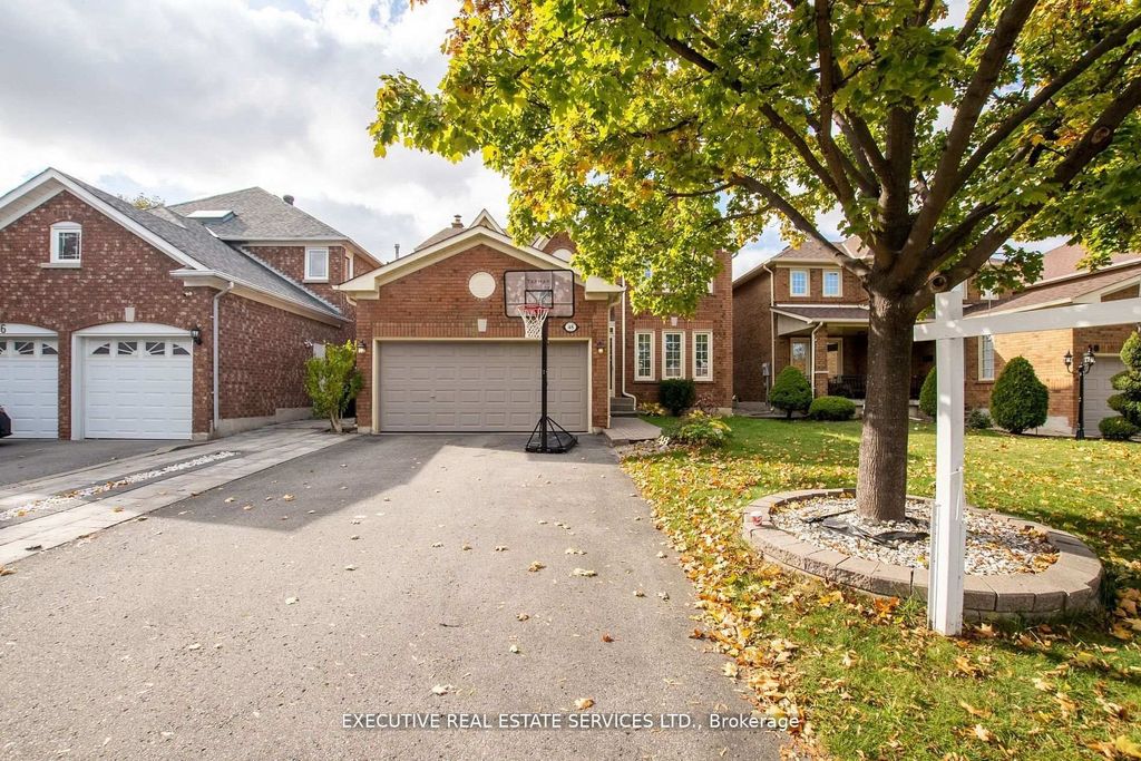 Photo of 48 Eagleridge Drive, Brampton, ON L6R 1E9 (MLS # W12958116)