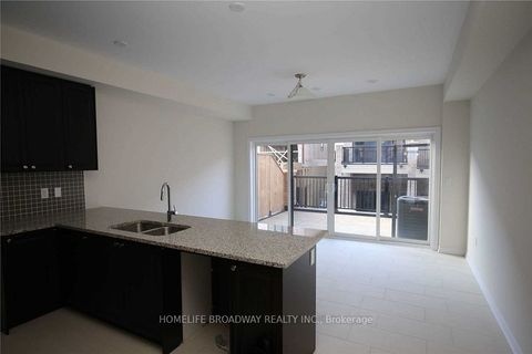 44 Mannar Drive Markham ON L6C 0Z3