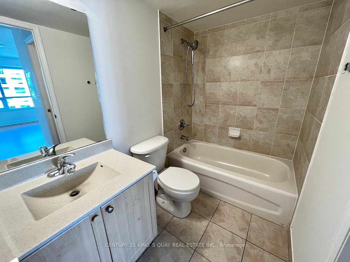 55 South Town Centre Boulevard 702