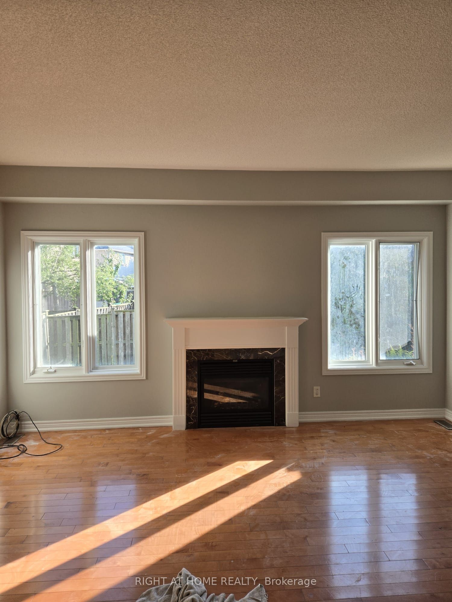 446 Pettite Trail W Main Unit