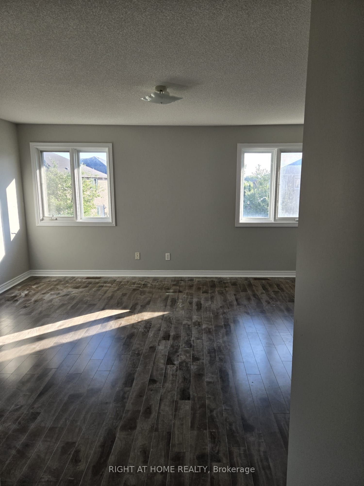 446 Pettite Trail W Main Unit