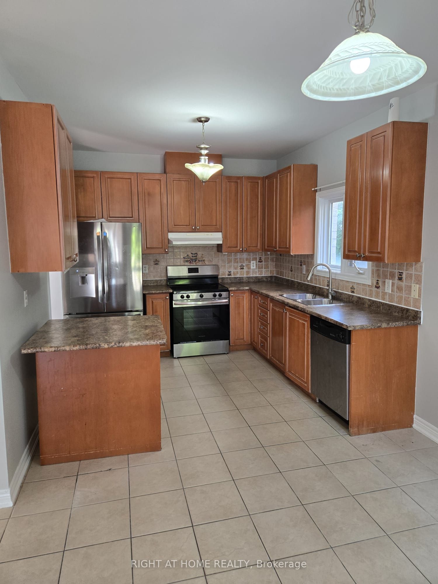 446 Pettite Trail W Main Unit