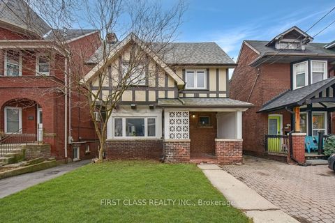 102 Greenwood Avenue Toronto ON M4L 2P6