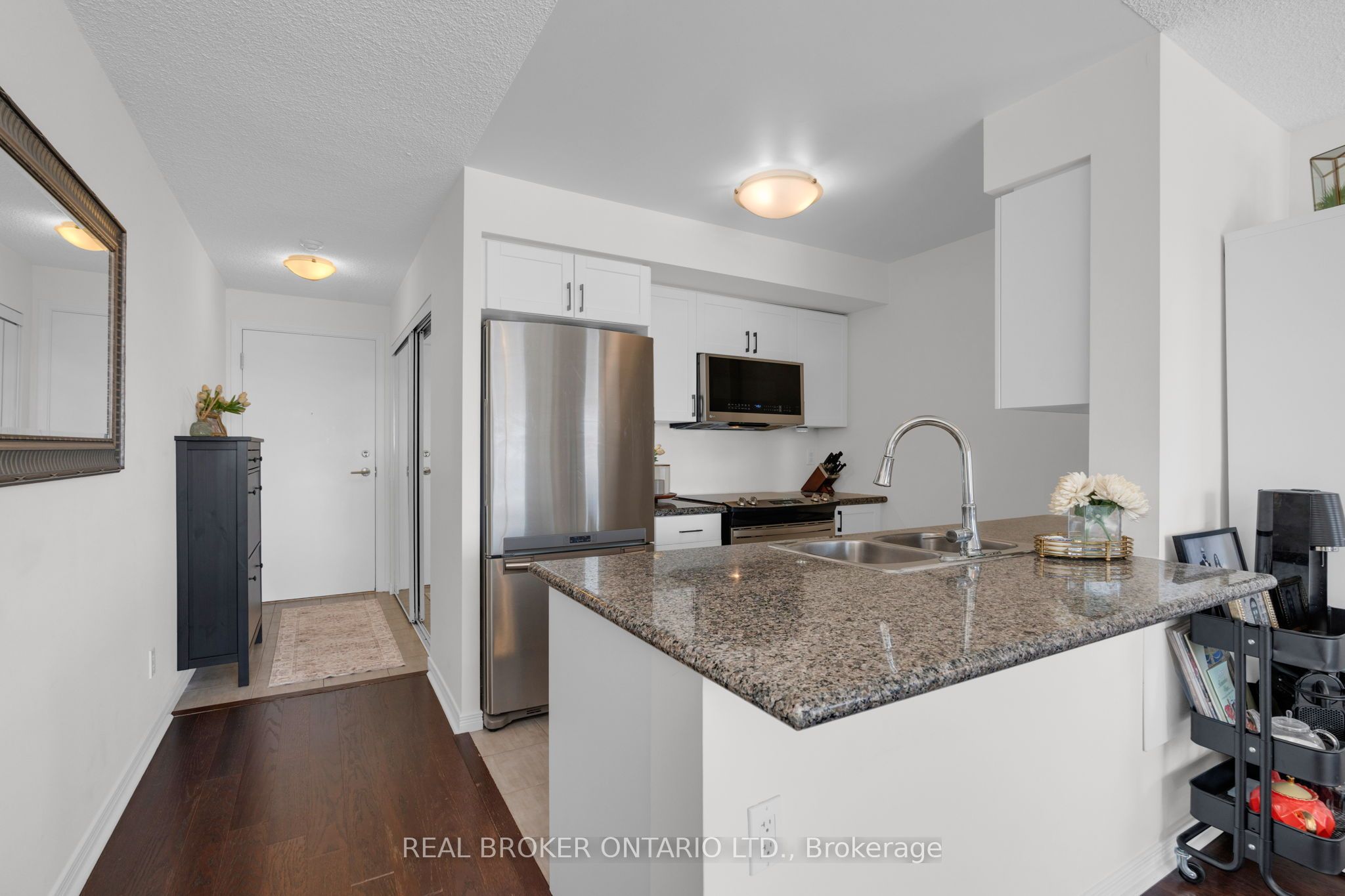 60 Heintzman Street 1321