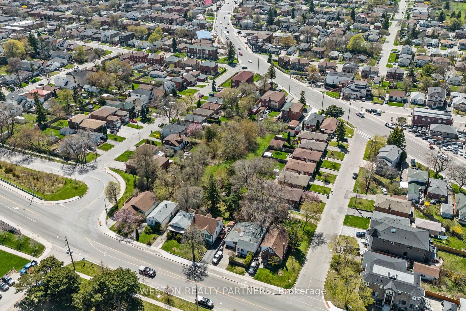 372-374 Kennedy Road