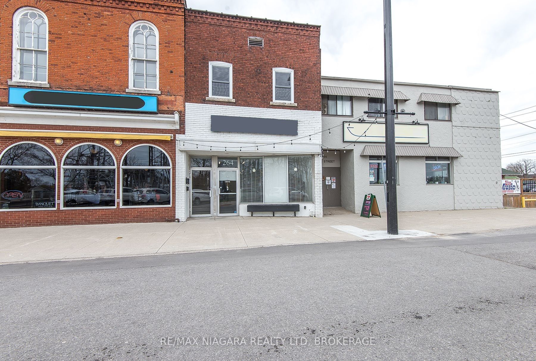 Photo 1 of 18 — 264 West Street Unit 2, Port Colborne, ON L3K 4E4