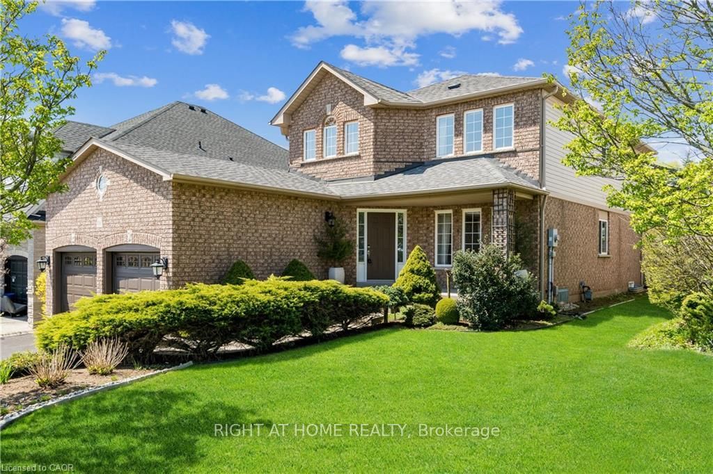 Photo of 106 E Moore Crescent, Hamilton, ON L9G 4Z8 (MLS # X14094486)