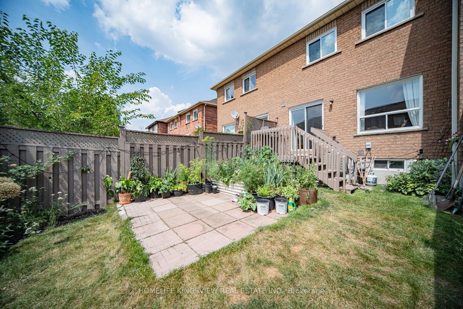 142 Lindenshire Avenue