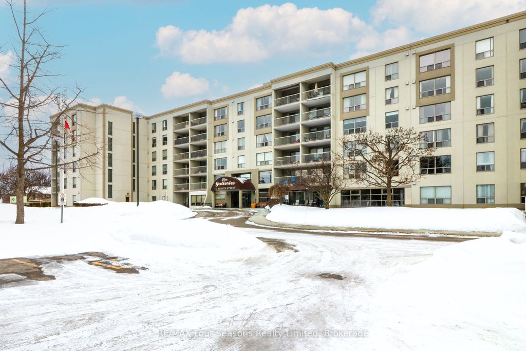 Photo of 172 Eighth Street #409, Collingwood, ON L9Y 4T2 (MLS # S12828326)