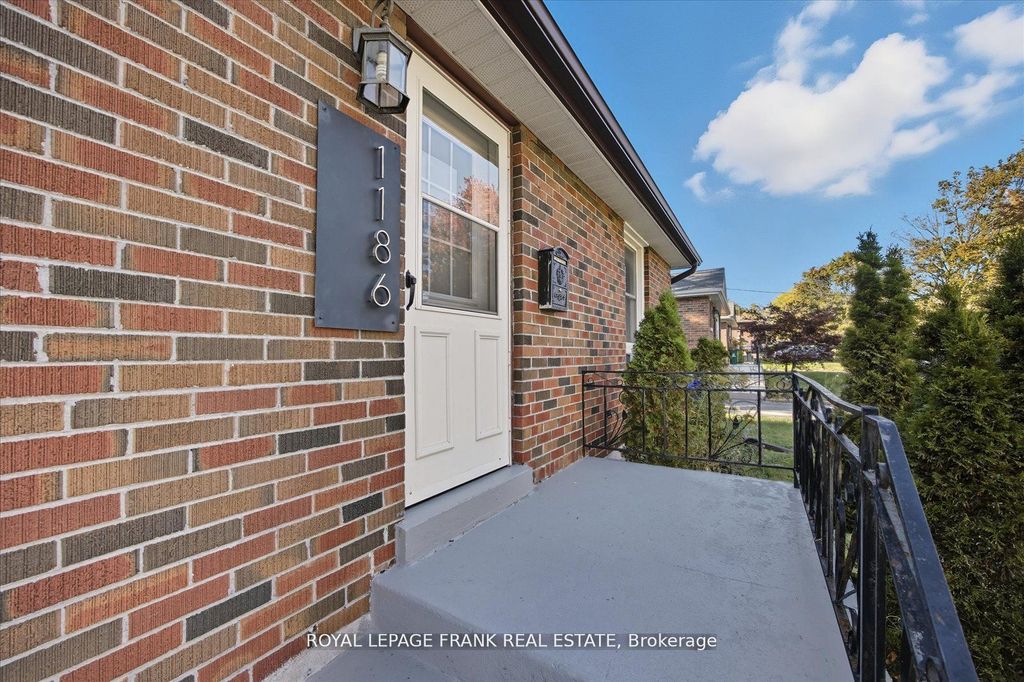 Photo of 1186 Ravine Road, Oshawa, ON L1H 4E2 (MLS # E12719936)