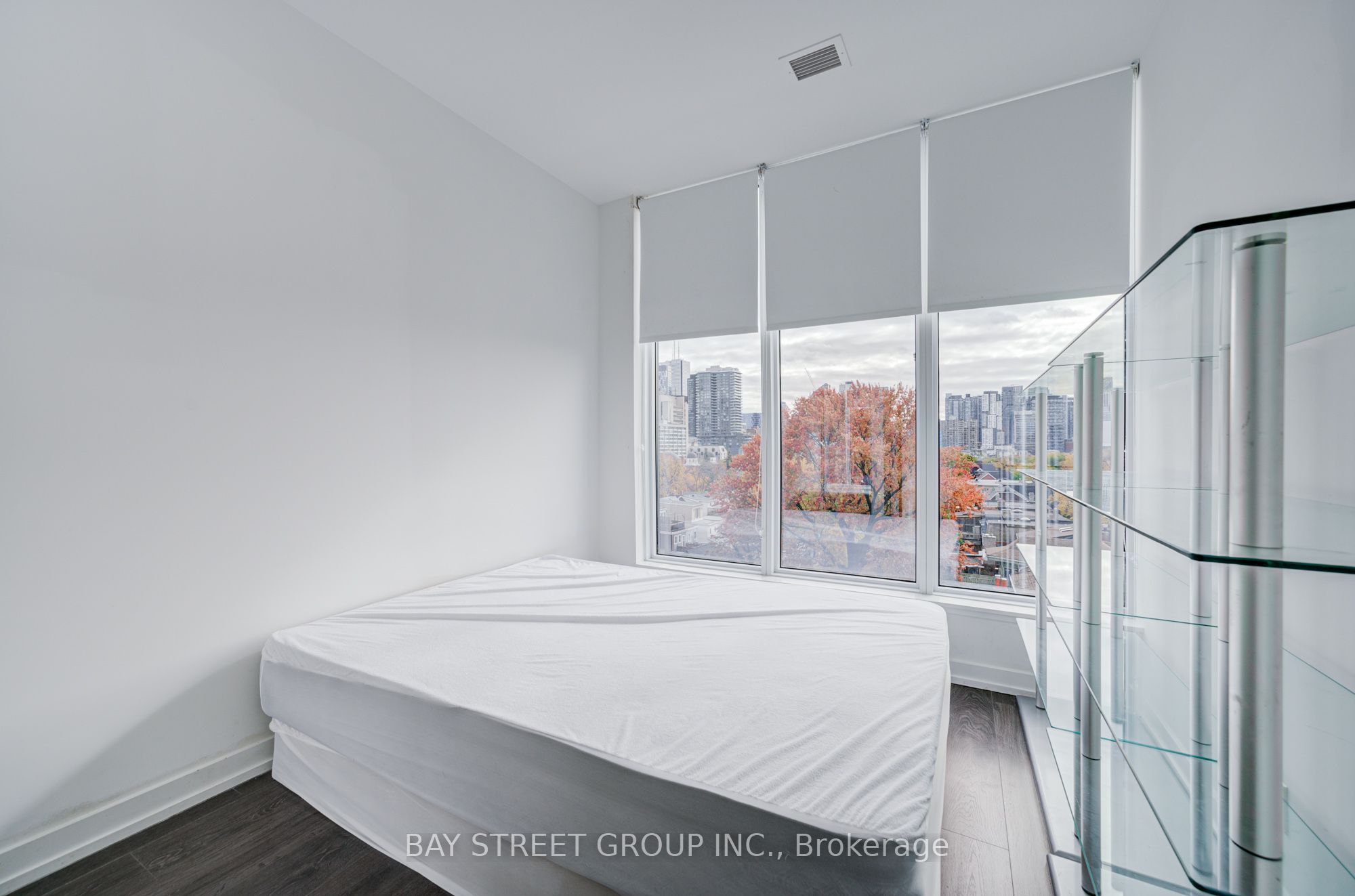 203 College Street 612