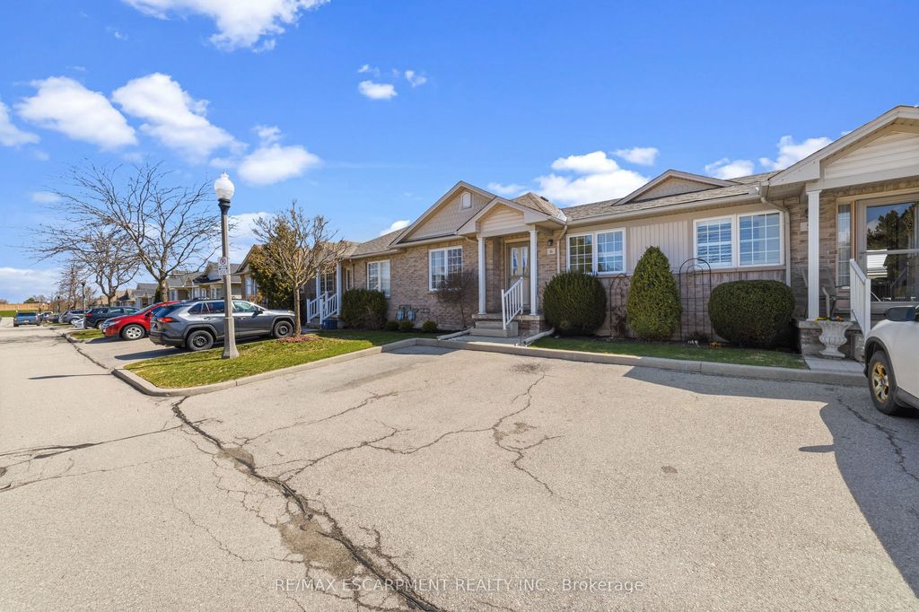 Photo of 24 Kenyon Crescent #6, Grimsby, ON L3M 5S4 (MLS # X12966692)