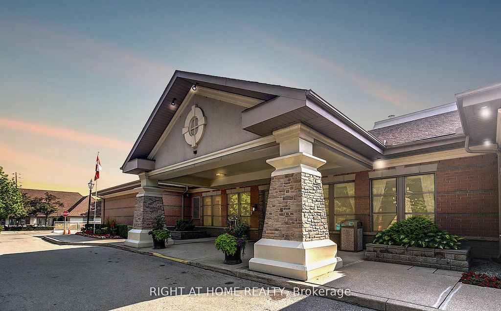 Photo of 100 Burloak Drive #1301, Burlington, ON L7L 6P6 (MLS # W12689330)