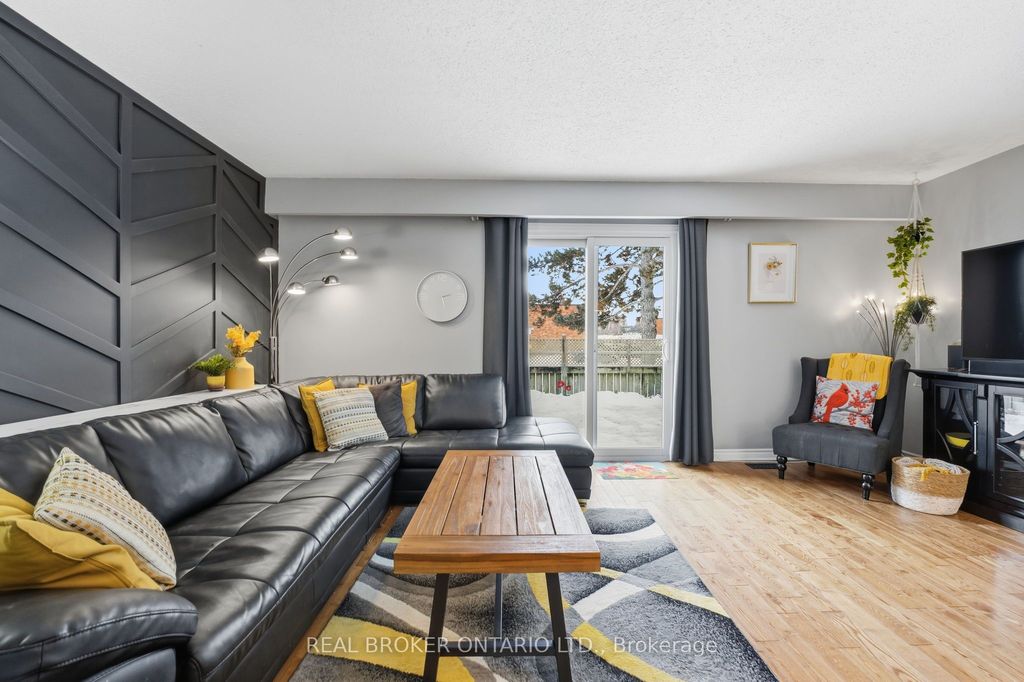 Photo of 3895 Old Richmond Road #B, Bells Corners and South to Fallowfield, ON K2H 8T8 (MLS # X12618158)