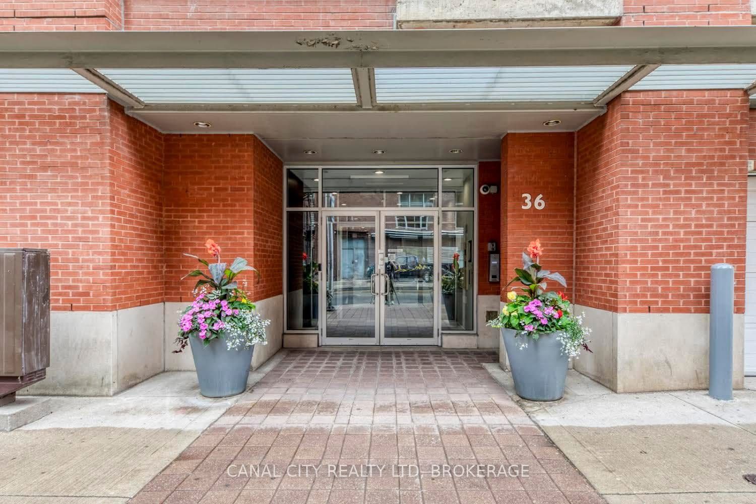 36 CHARLOTTE Street 201
