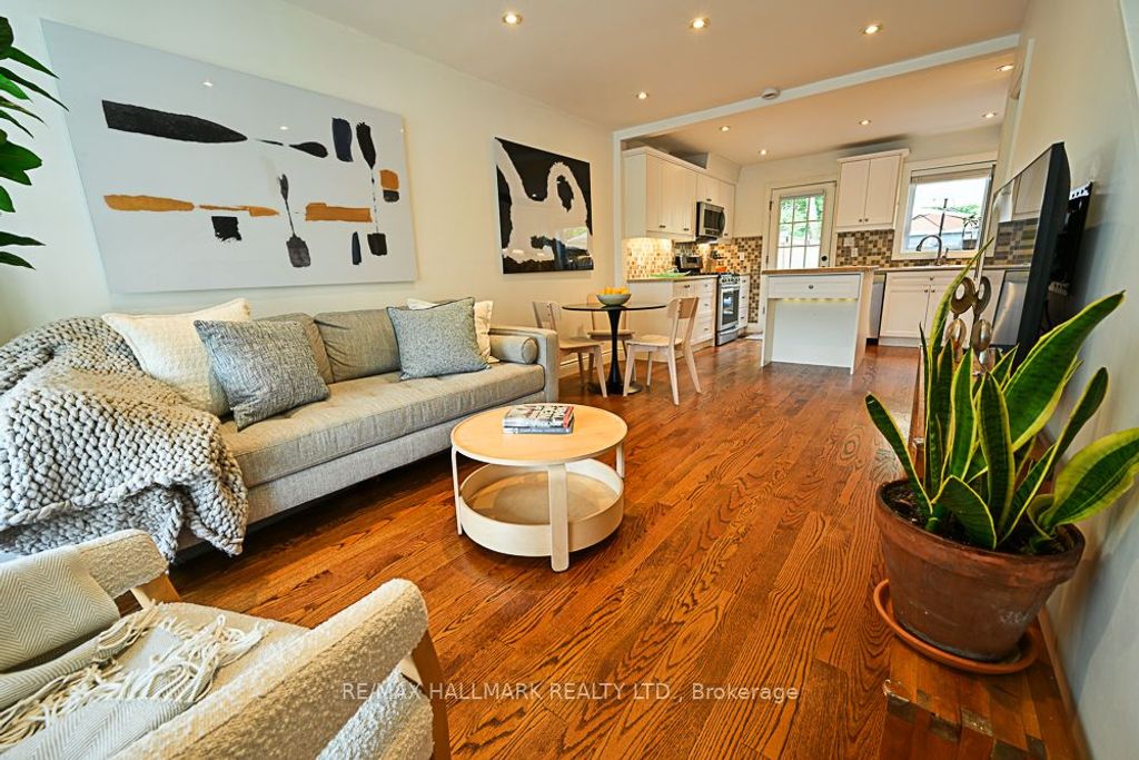 Photo of 3318 Bathurst Street, Toronto, ON M6A 2B6 (MLS # C12450121)