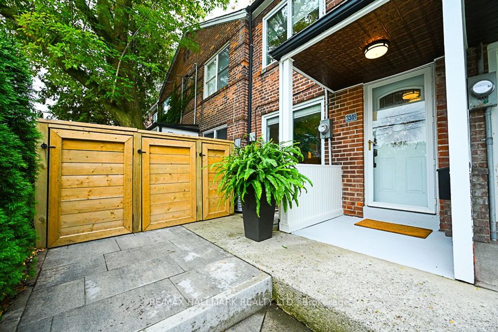 Photo of 3318 Bathurst Street, Toronto, ON M6A 2B6 (MLS # C12450121)
