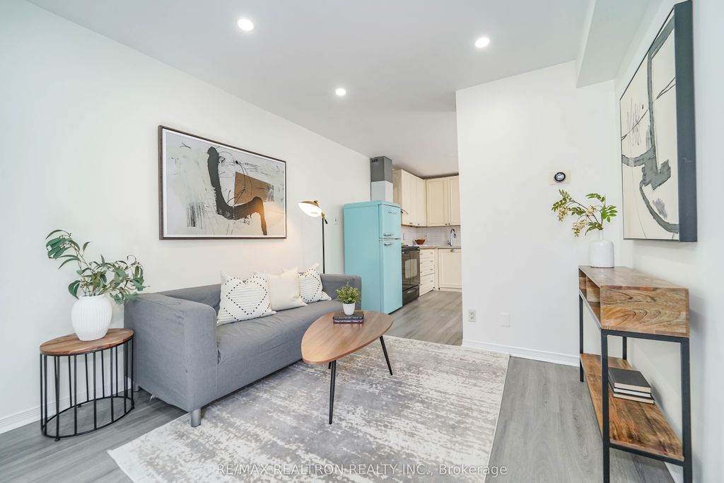 Photo of 47 Greendale Avenue, Toronto, ON M6N 4P4 (MLS # W12926026)