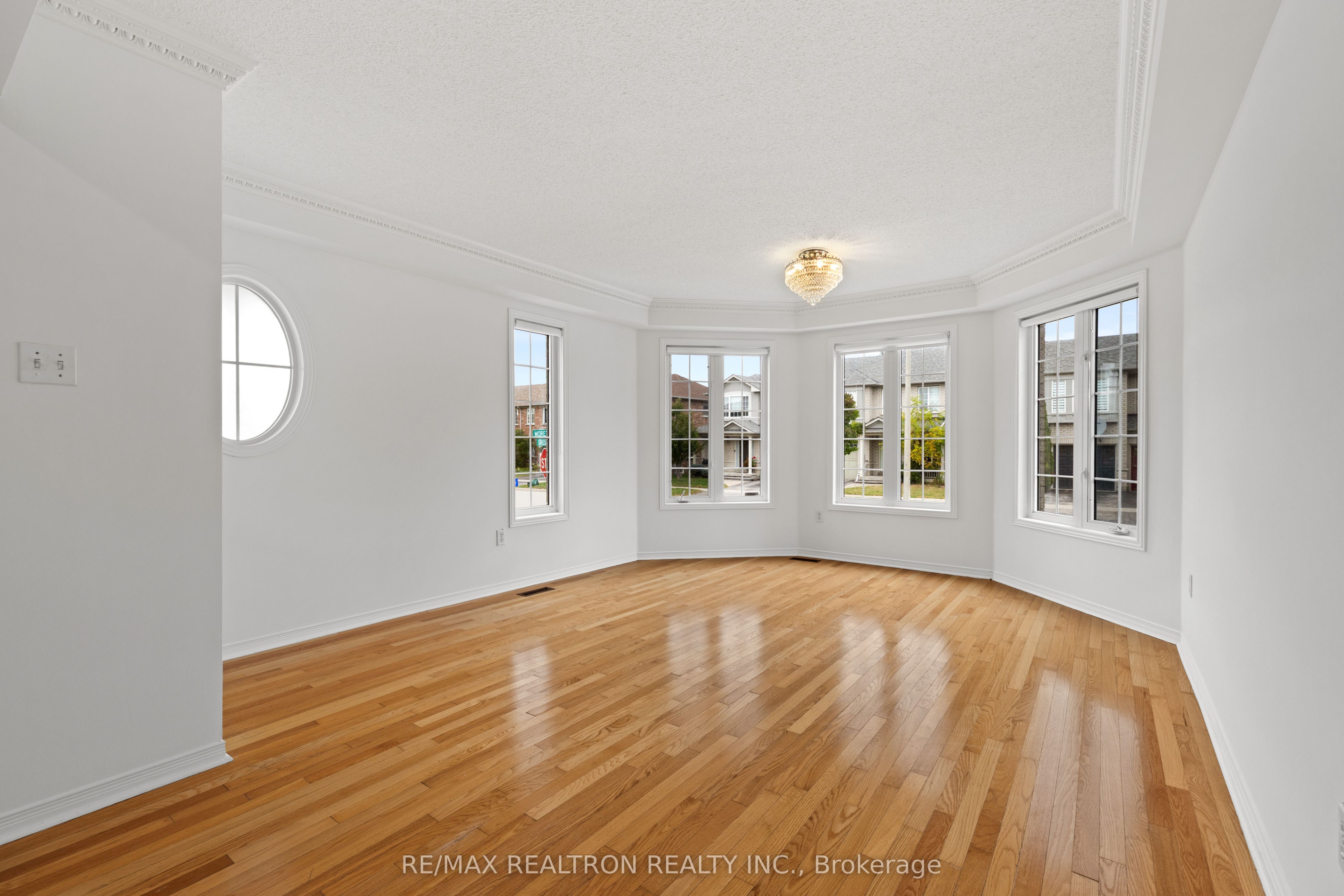55 Grassland Avenue