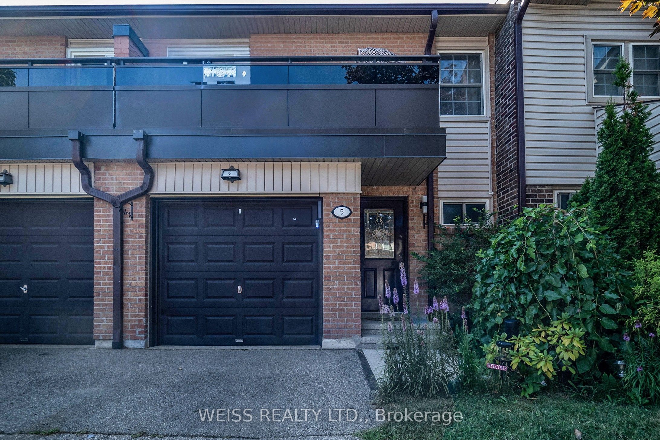 2120 Rathburn Road E 5
